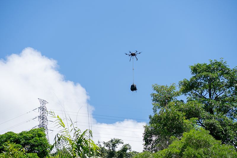 Keelung City Fire Department demonstrates the use of drones to carry payloads during disaster response operations. (Photo By Chin Hung-hao)