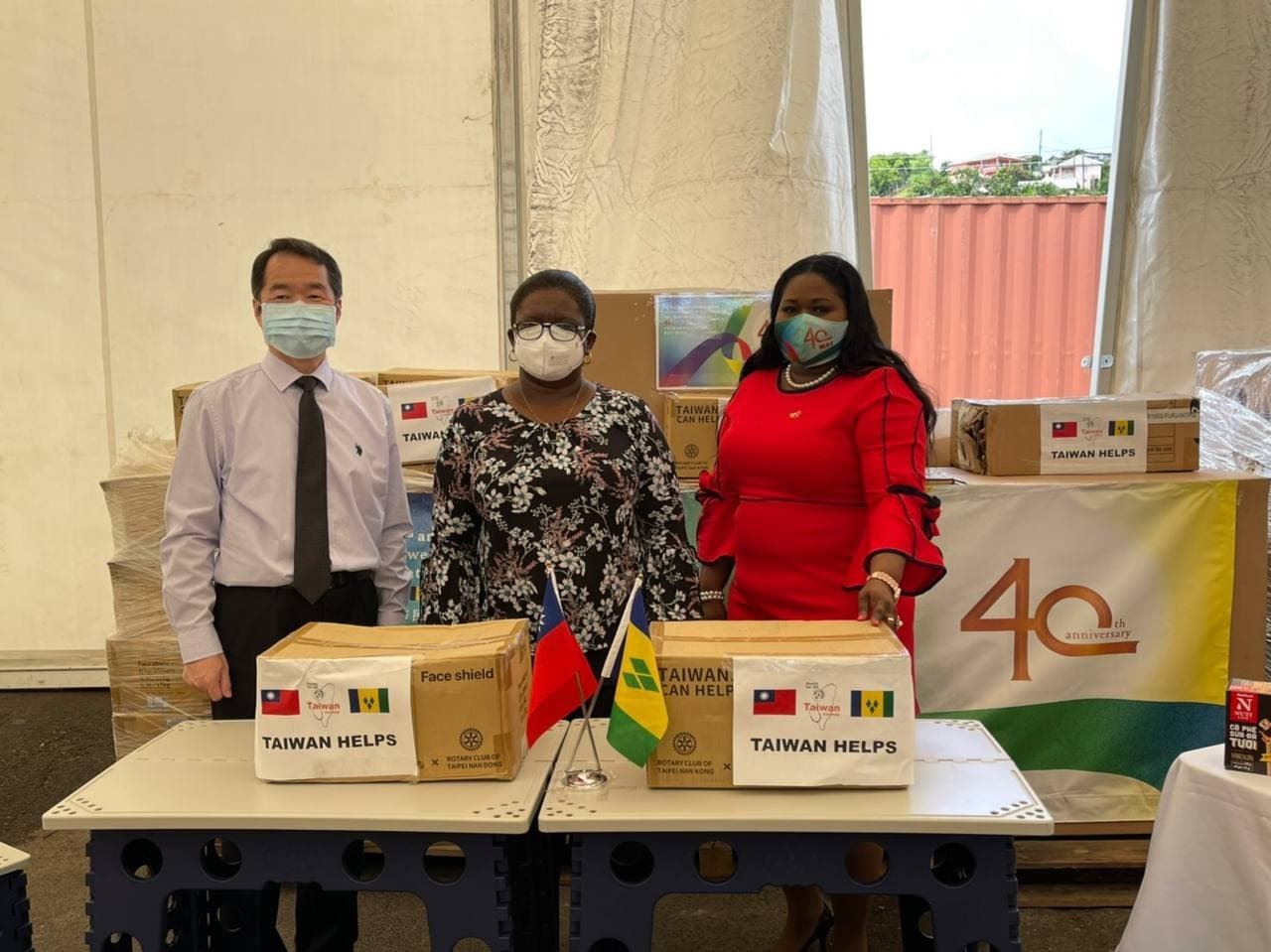Ambassador Calvin Ho attended the handover ceremony of two 40-foot containers of relief goods, donated by the SimplyHelp Foundation and the Buddhist Tzu Chi Foundation, to the people and government of St. Vincent and the Grenadines.