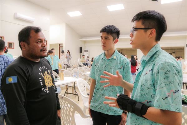 「氣候變遷青年論壇」會後引發熱烈的討論。（賀宸葳攝）