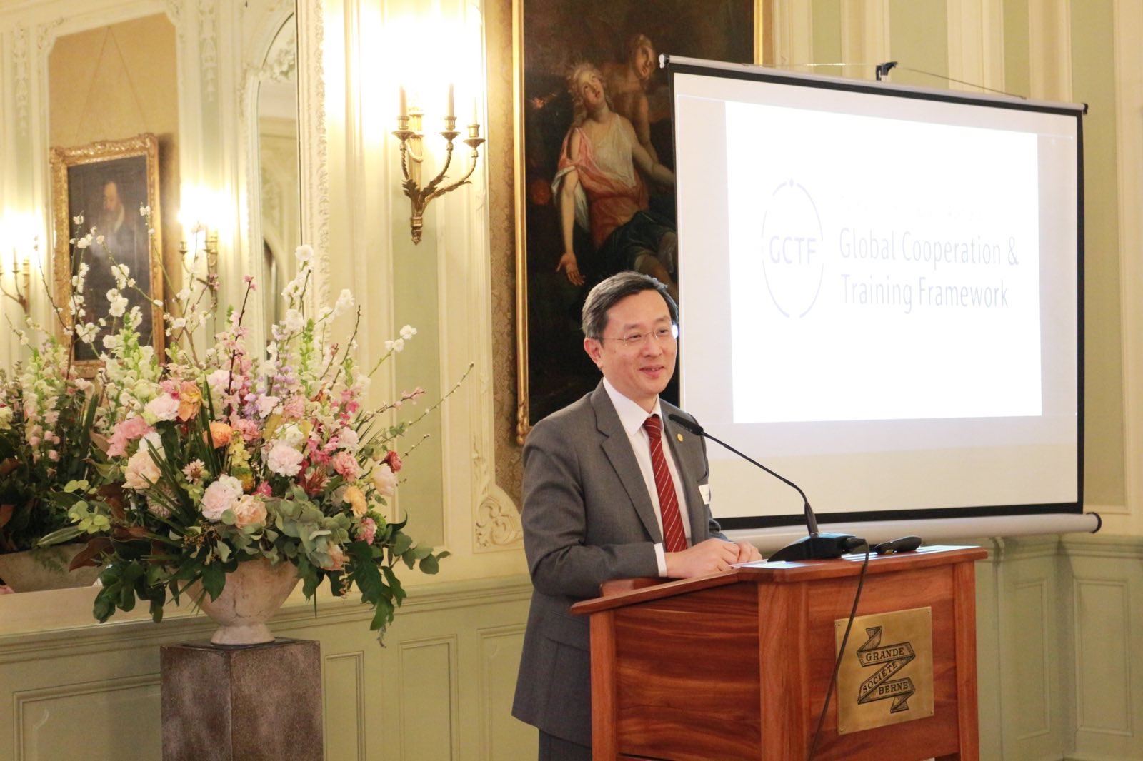 我國駐歐盟兼比利時代表李淳大使發表專題演講。