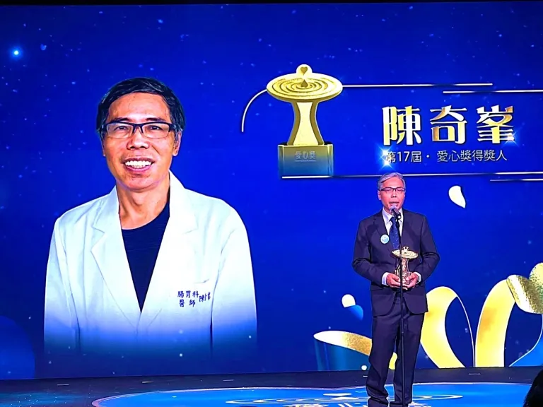 生命勵創辦人陳奇峯，榮獲港澳台灣慈善基金會之2022年第17屆愛心獎，長年投入身心障礙者運動推廣與復健服務，致力以手搖車與適應運動協助身障者重建健康與自信。圖片來源/宋立蓉