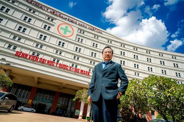 震興集團總裁趙宗禮創辦震興醫院，從實木家具跨足醫療產業。