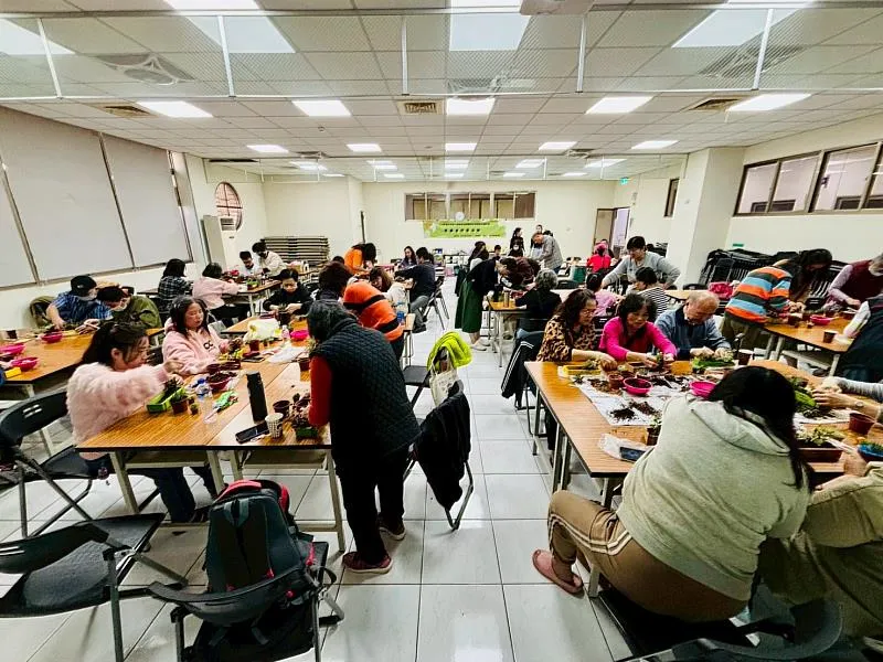 大家都非常投入活動課程。