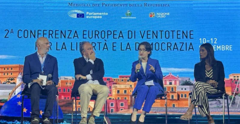 Vice President Hsiao Bi-khim (second right) takes part in the 2nd European Conference of Ventotene for Freedom and Democracy Sept. 11 in Italy.