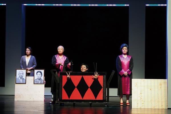 把長照、移工、無差別殺人、繭居族等議題納入戲劇，《十殿》是一齣值得一再細究的劇作。