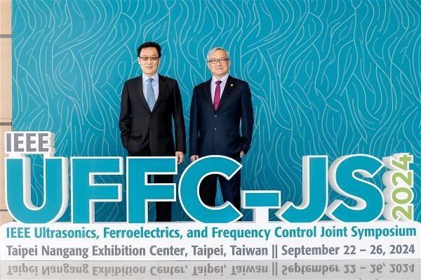 共同擔任會議主席的李百祺（左）與徐萬泰（右），是成功為台灣爭取到 IEEE UFFC-JS 主辦權的兩位關鍵人物。