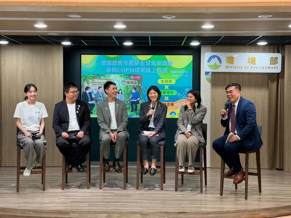 彭部長與五位圓夢青年熱烈對談。