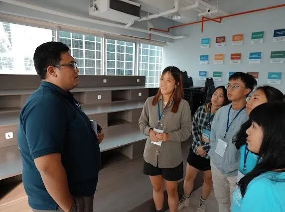 台灣青年訪團聆聽東南亞研究中心(PSAT) Calvin秘書介紹組織