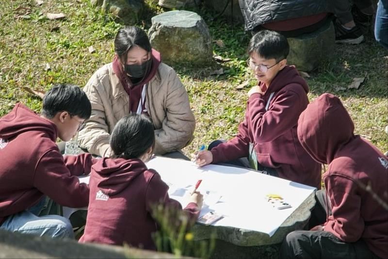Participants in the 2nd Yunus Camp engaged themselves in the “3ZERO Actions” with surrounding natural environment.