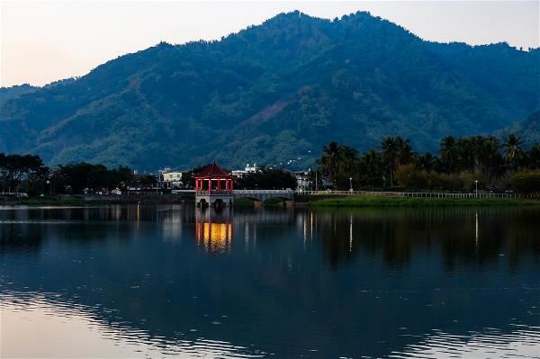 依山傍水的美濃，孕育出許多精彩故事。