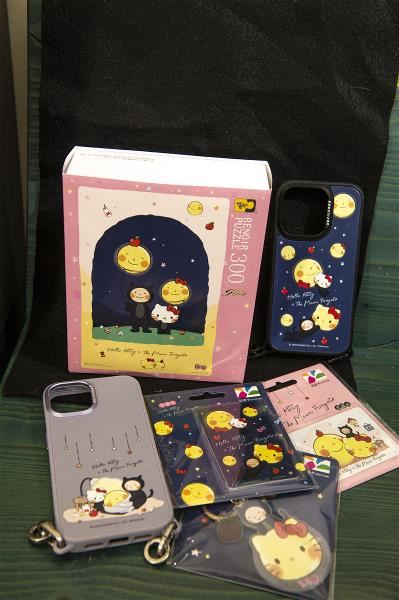 李雨珊表示，幾米的《月亮忘記了》與三麗鷗Hello Kitty合作，是幾米品牌第一次嘗試用角色跟角色聯名，「這等於是二次創作，幾米品牌已經20多年了，是時候讓角色可以有新生命了。」