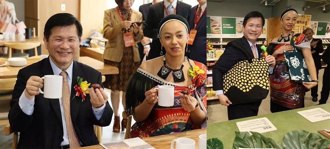 (left) Foreign Minister Lin Chia-lung and Abbigail F. Pieterse, First Secretary of the Embassy of the Kingdom of Eswatini, sample chocolates infused with Eswatini’s strawberry and honey chili sauces.   (right) Foreign Minister Lin Chia-lung and First Secretary Abbigail F. Pieterse view the specialty products from Eswatini on display.