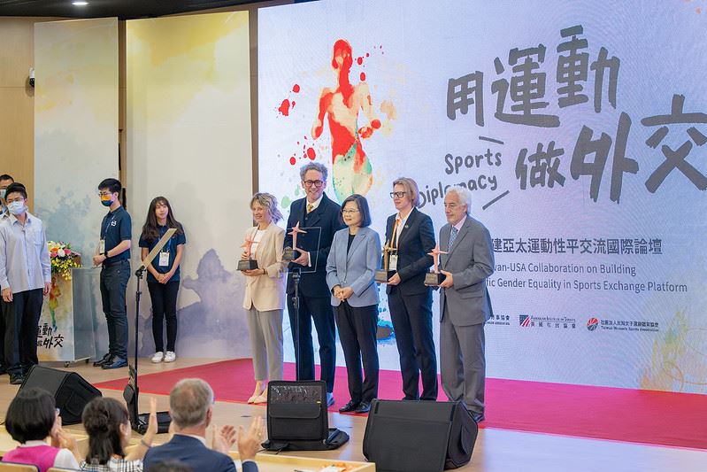 總統親頒國際組獎項及評審團大獎，肯定得獎者的傑出表現。