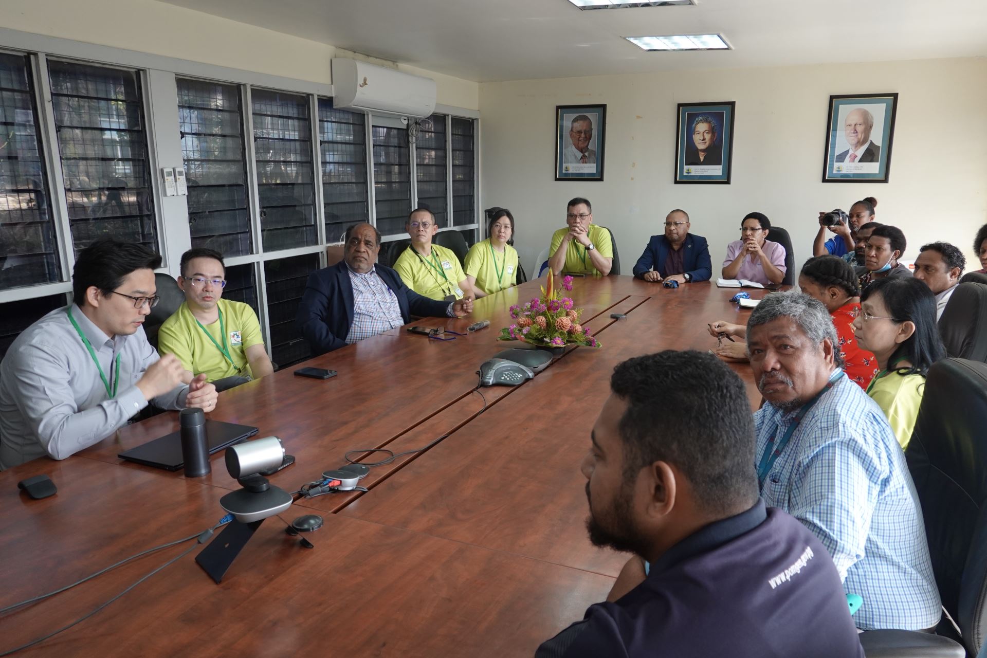 CEO of aetherAI Co., Ltd. Dr. Yeh (1st from left) shares the application of digital pathology