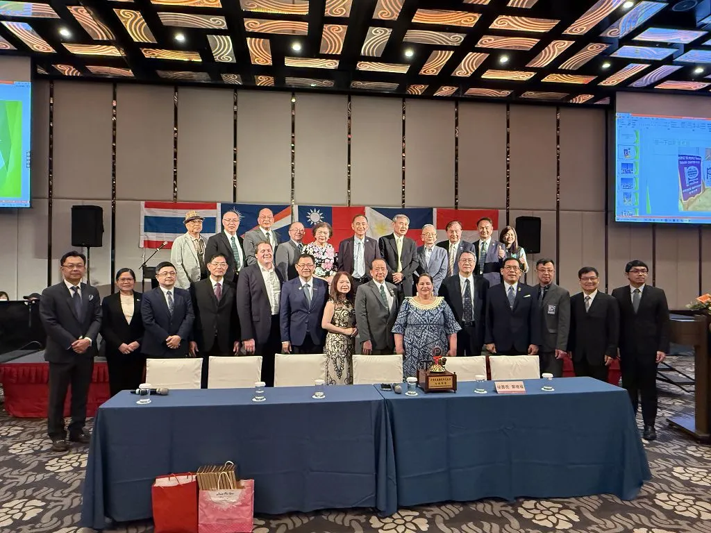 外交部NGO國際事務會江振瑋執行長(第一排左6)出席「中華民國國民外交協會台南市會中秋晚會」
