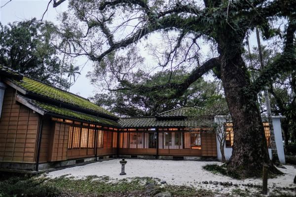 The Memorial Hall of Founding of Yilan Administration, housed in a Japanese-era building in Yilan City, commemorates the establishment of a Qing-Dynasty administration in Yilan in 1812. Exhibits in the hall testify to more than two centuries of Yilan history.