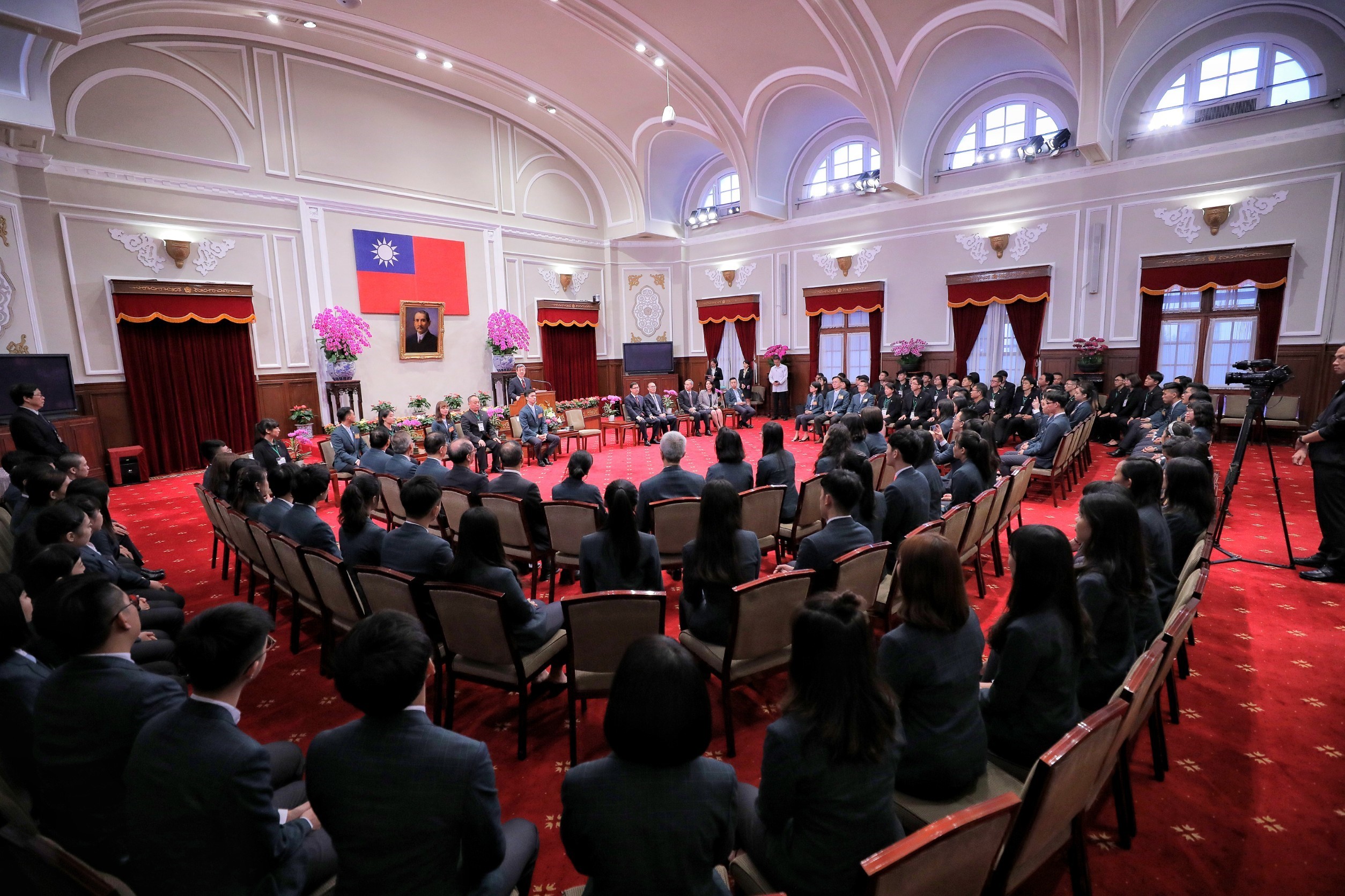 陳副總統建仁與國際青年大使及農業青年大使全體團員會晤。