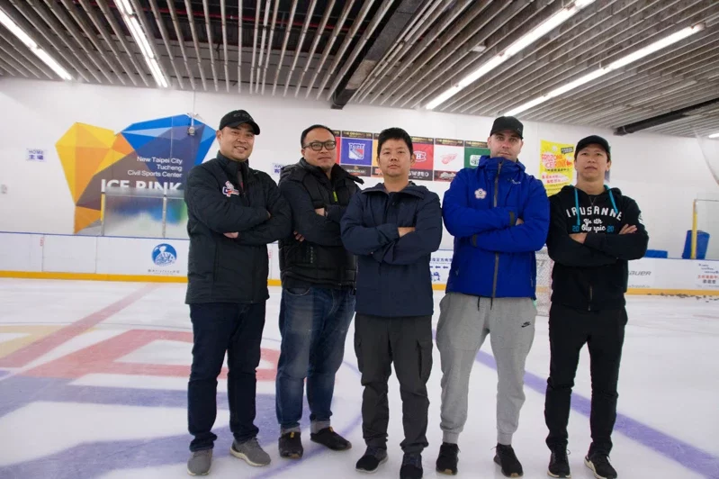Chinese Taipei Hockey Federation invited coaches and players to join the online seminar and took the photo. (courtesy of Chinese Taipei Hockey Federation)