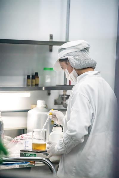 為拒絕環境賀爾蒙,且致力打造對人體無害的產品,芙彤園在台東設立品管實驗室。